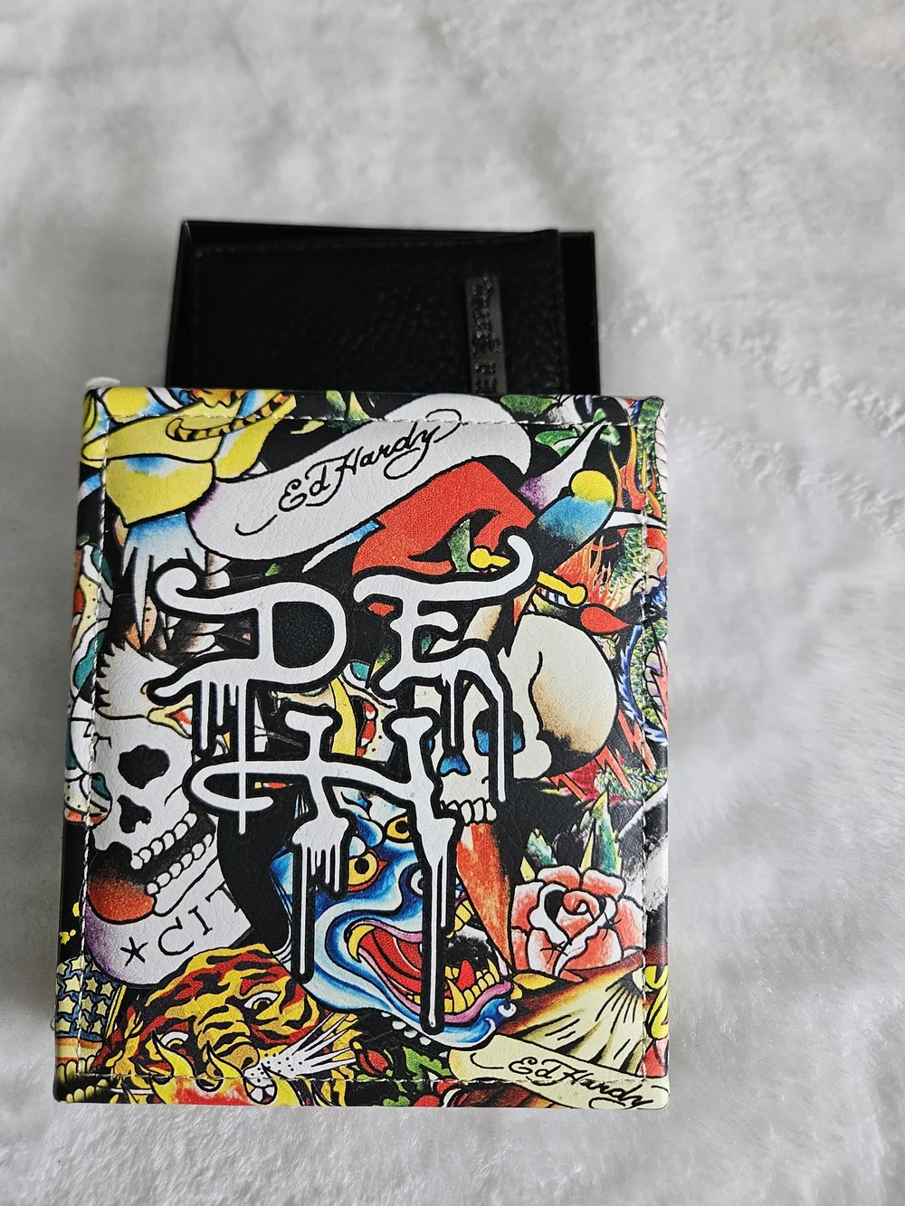 Ed Hardy Black Pebbled Leather Bi-Fold Wallet With Gift Case